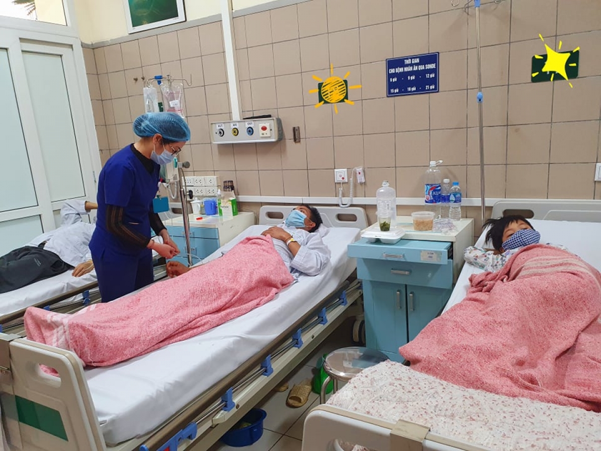 Hiện 2 bệnh nhân đang được điều trị tại Trung tâm Chống độc, BV Bạch Mai. (Ảnh: BVCC)