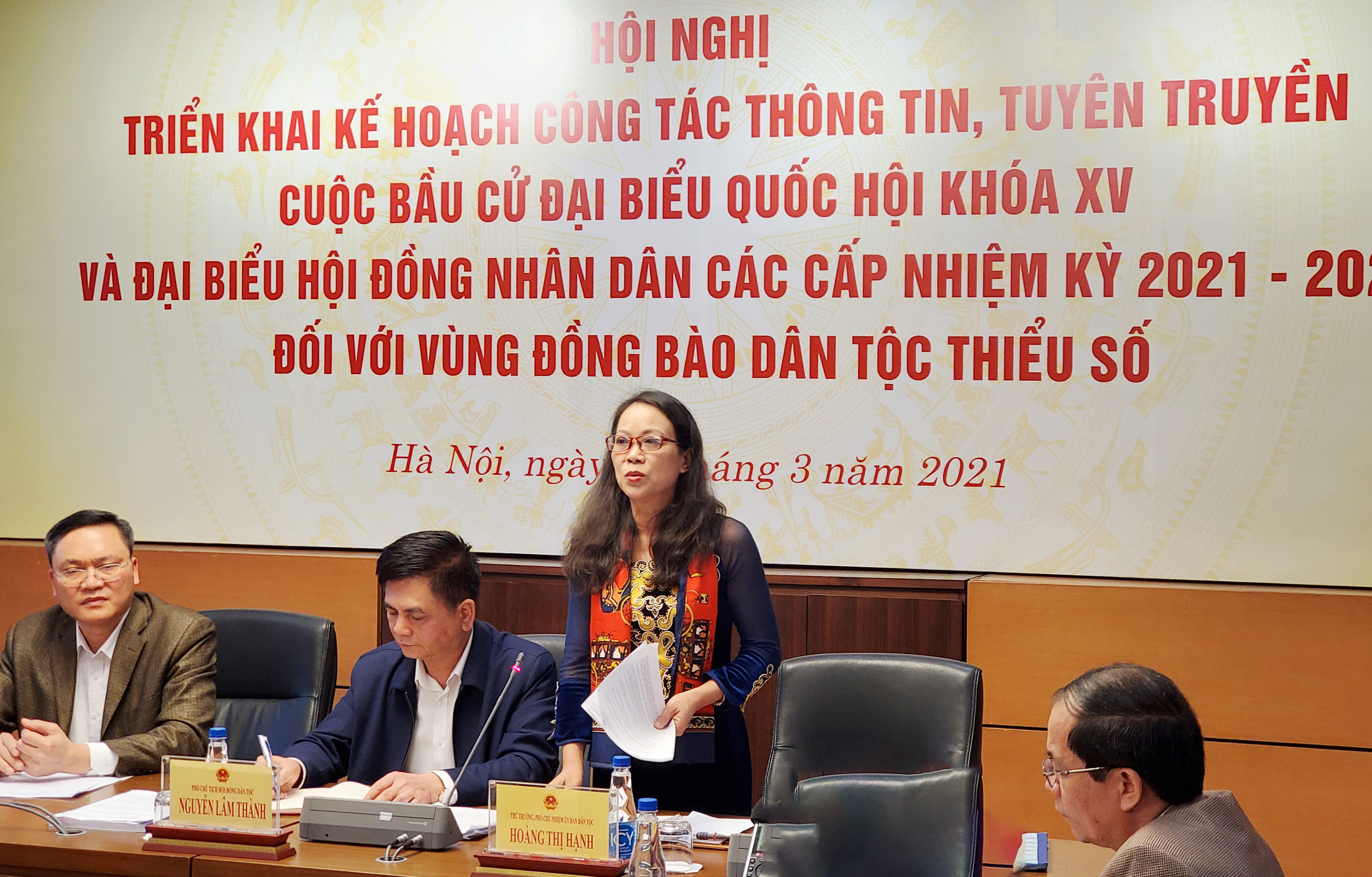 Thứ trưởng, Phó Chủ nhiệm Ủy ban Dân tộc Hoàng Thị Hạnh phát biểu tại Hội nghị