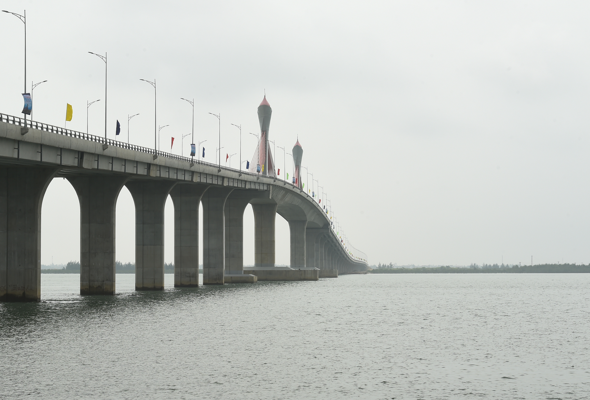 Thủ tướng cắt băng thông xe cầu Cửa Hội nối Nghệ An – Hà Tĩnh 2