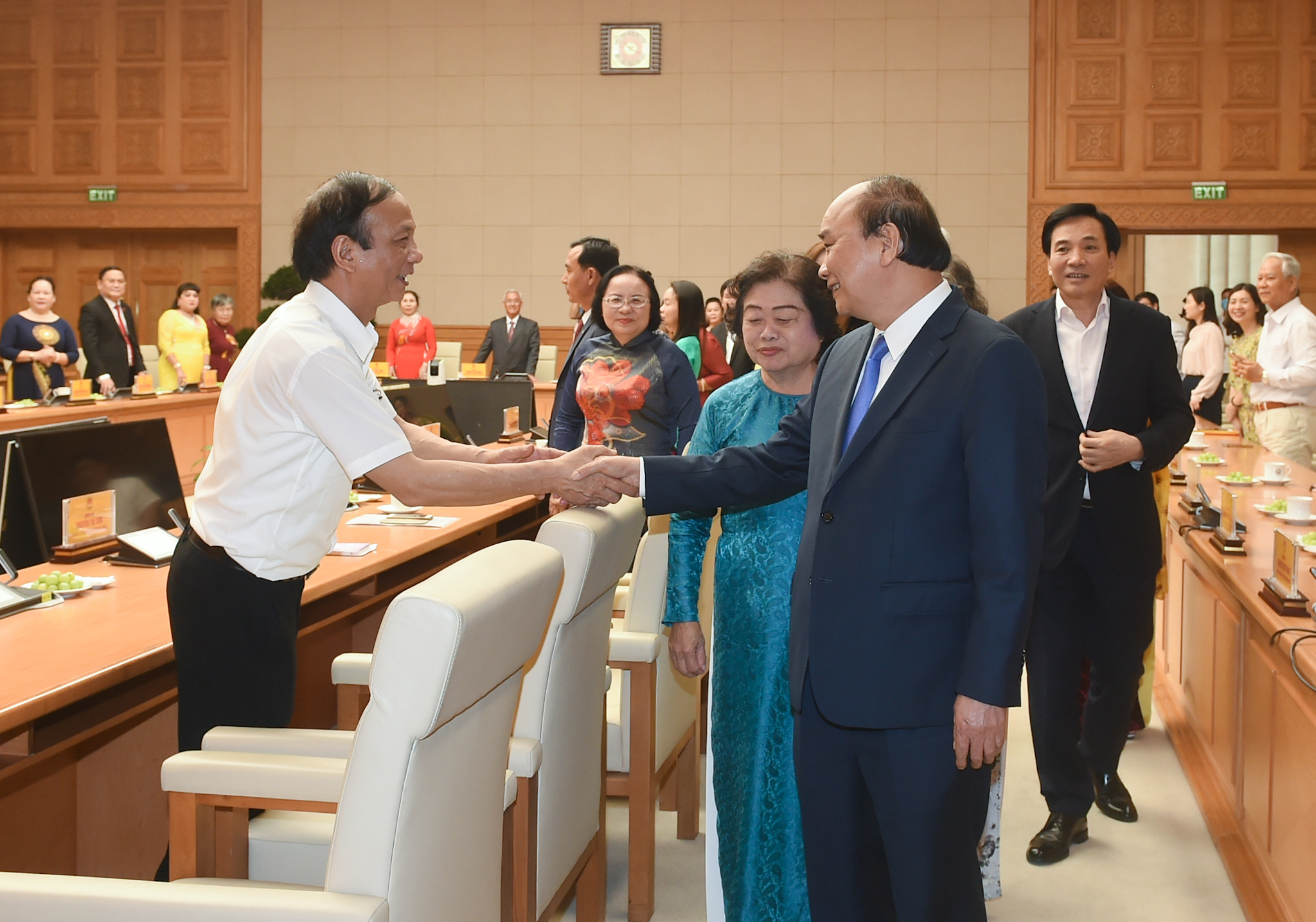 Thủ tướng Nguyễn Xuân Phúc tại buổi gặp mặt đoàn công tác Quỹ Vừ A Dính và Câu lạc bộ Vì Hoàng Sa-Trường Sa thân yêu. Ảnh: Quang Hiếu