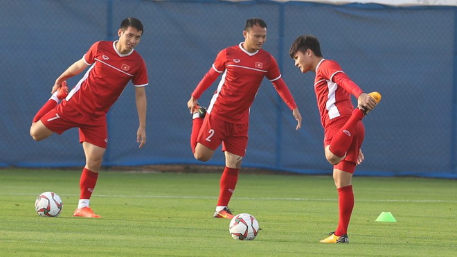 Các cầu thủ đội tuyển Việt Nam tiêm ngừa COVID-19 trước khi đá vòng loại World Cup.Ảnh: Hoàng Linh
