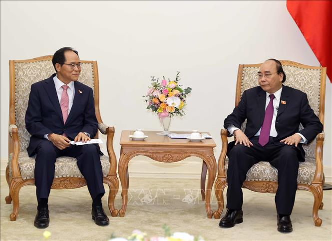 Thủ tướng Nguyễn Xuân Phúc tiếp Đại sứ Hàn Quốc tại Việt Nam Park No Wan và Hiệp hội người Hàn Quốc tại Việt Nam cùng một số tập đoàn công nghệ cao hàng đầu của Hàn Quốc. Ảnh: Thống Nhất/TTXVN