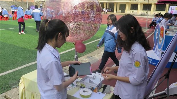 Ngày Sách Việt Nam tại Lào Cai lần thứ 8 có chủ đề "Sách trong thời đại công nghệ số".(Ảnh: Hương Thu/TTXVN)
