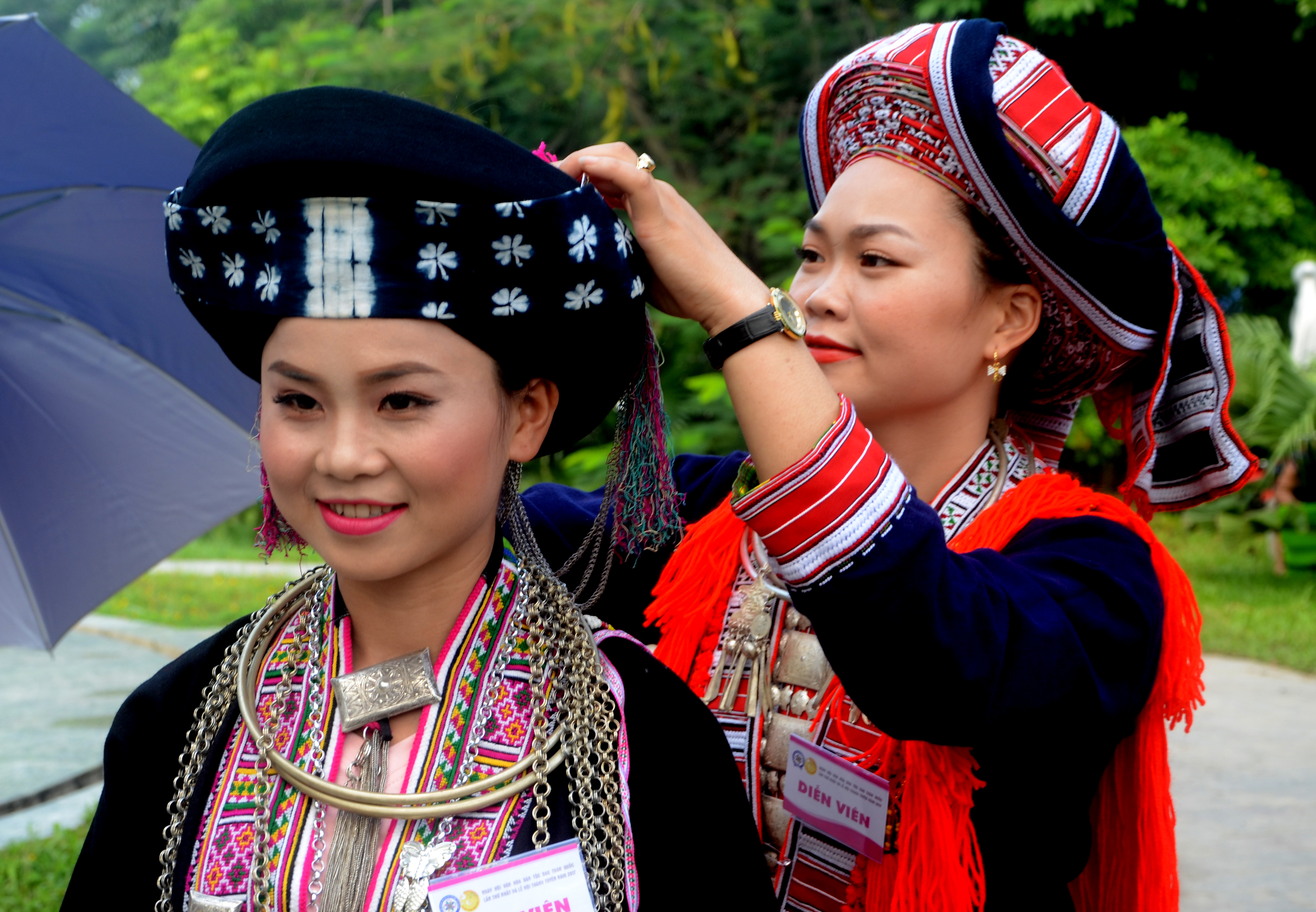 Nhiều năm qua, công tác bảo tồn trang phục truyền thống các DTTS luôn được Bộ VHTT&DL đặc biệt quan tâm (Trong ảnh: Thiếu nữ Dao trong Ngày hội Văn hóa dân tộc Dao toàn quốc lần thứ nhất năm 2017- ảnh Lê Na)