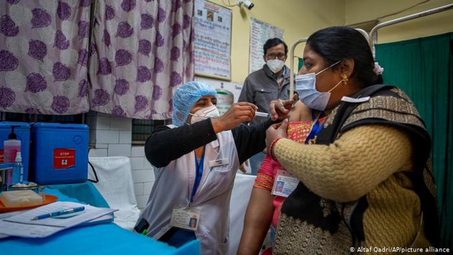 Một số bang ở Ấn Độ đã báo cáo tình trạng thiếu vaccine COVID-19. (Ảnh: AP)
