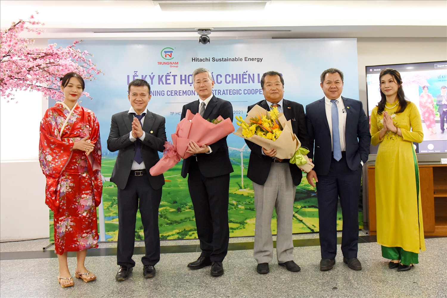Lễ ký kết hợp tác chiến lược giữa Điện gió Trung Nam và Hitachi SE