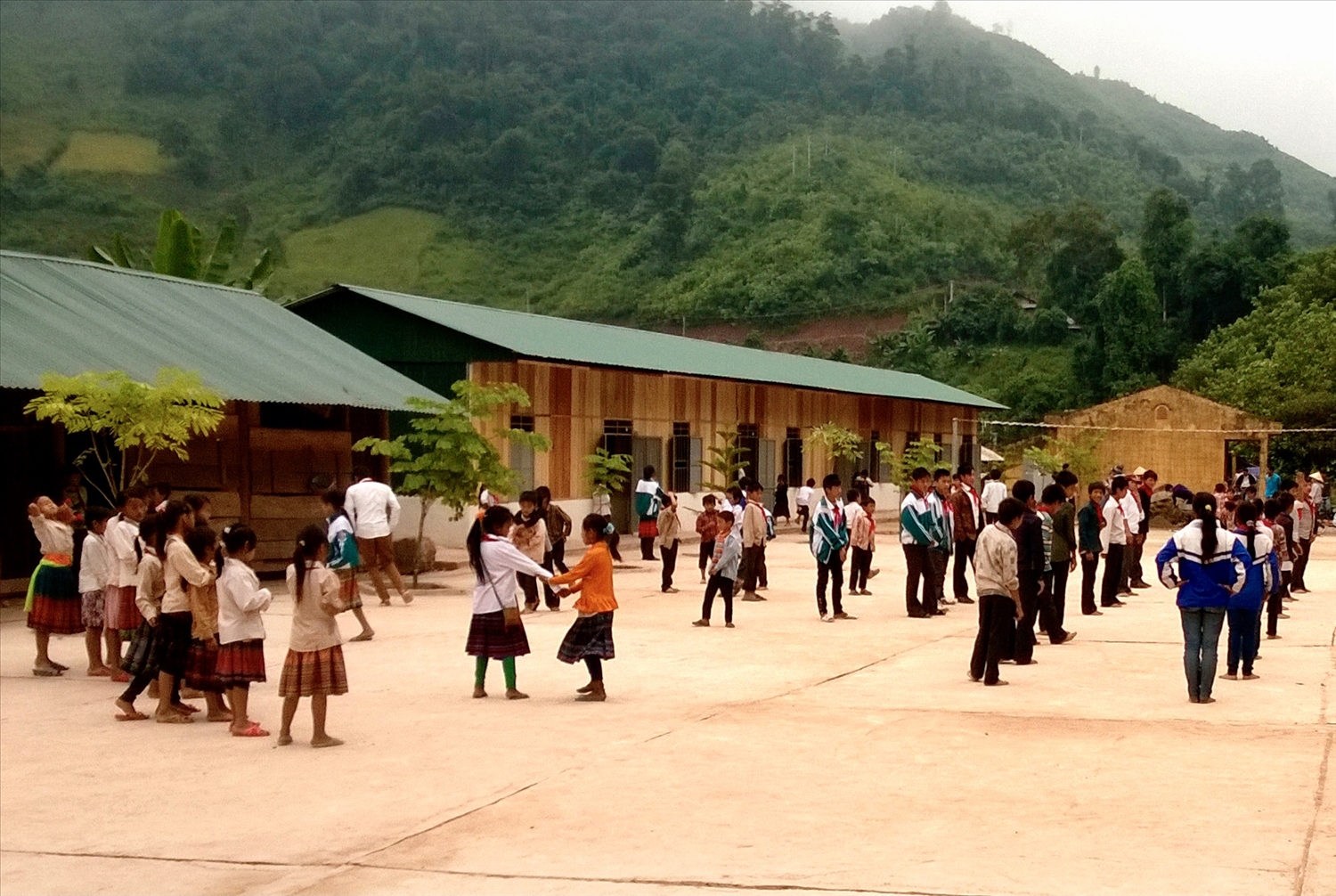 Trường Tiểu học Bán trú xã Nậm Tin (huyện biên giới Nậm Pồ, tỉnh Điện Biên), từng bước được xây dựng khang trang