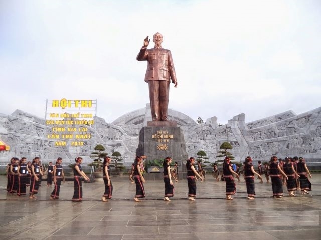 Quảng trường Đại đoàn kết mang tên Chủ tịch Hồ Chí Minh tại tỉnh Gia Lai.
