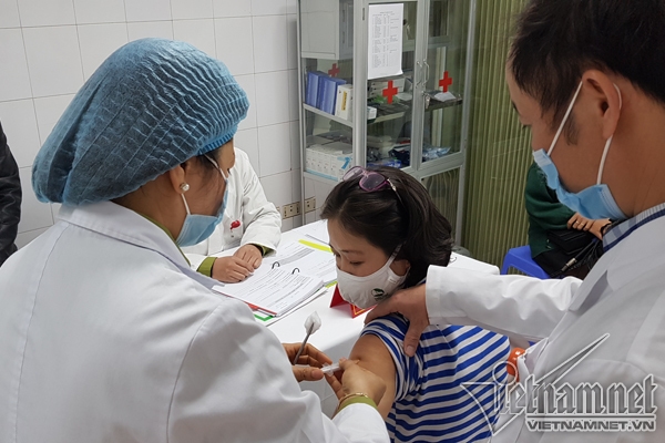 Chị N. là một trong 3 tình nguyện viên đầu tiên tham gia thử nghiệm vắc xin Nanocovax. Ảnh: Thúy Hạnh