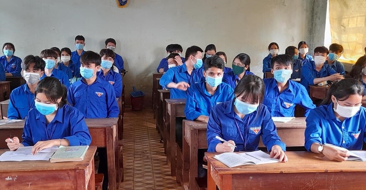 Học sinh trường THPT Nguyễn Thái Học, Chư Pưh, Gia Lai ôn tập chuẩn bị cho kỳ thi tốt nghiệp THPT (Ảnh tư liệu)