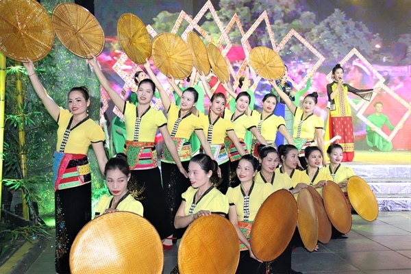 Các tiết mục văn nghệ tại Tuần văn hoá du lịch Lai Châu năm 2020