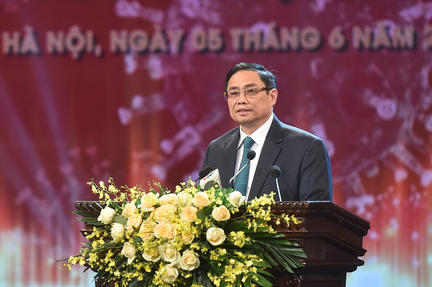 Thủ tướng Phạm Minh Chính khẳng định trong phương pháp chống dịch, chúng ta không lựa chọn giải pháp dễ làm mà có thể ảnh hưởng đến cuộc sống của người dân và phát triển kinh tế - xã hội. Ảnh VGP
