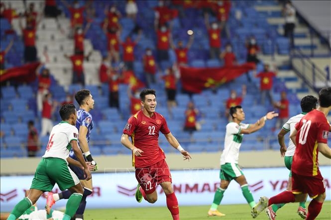Tiến Linh ăn mừng bàn thắng mở tỷ số trận đấu giữa đội tuyển Việt Nam và đội tuyển Indonesia. Ảnh: Hoàng Linh/Pv TTXVN tại UAE