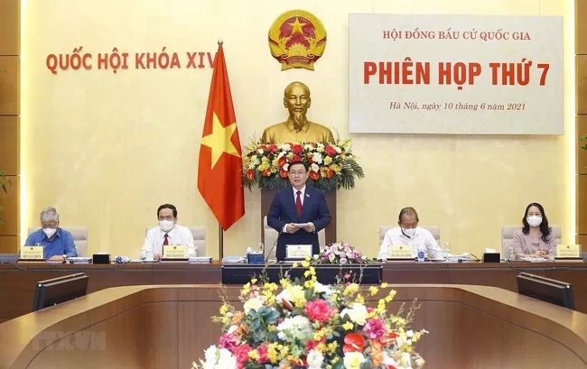 Chủ tịch Quốc hội Vương Đình Huệ phát biểu khai mạc Phiên họp thứ 7, Hội đồng Bầu cử quốc gia. (Ảnh: TTXVN)