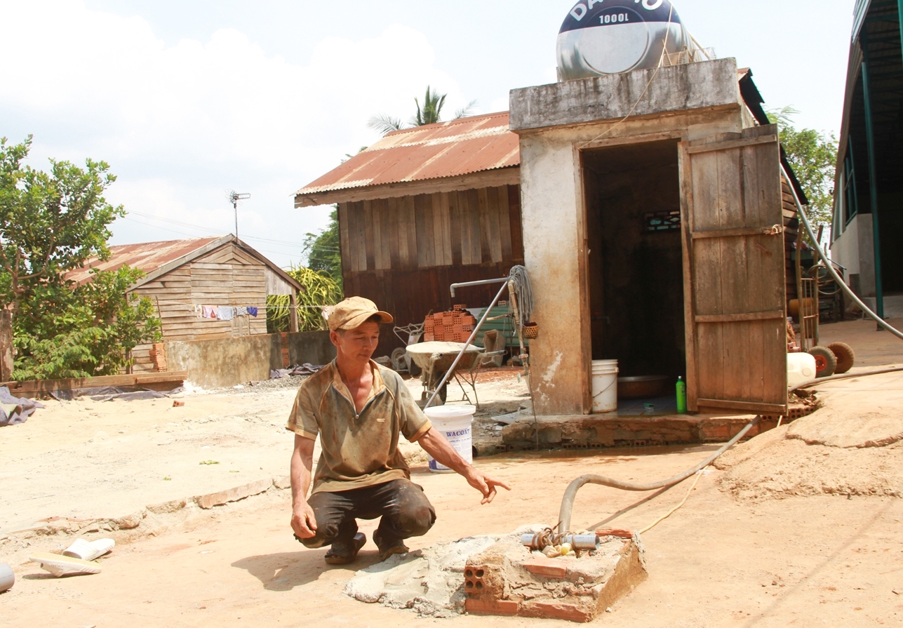 Người dân xã Đắk Gằn, huyện Đắk Mil, tỉnh Đắk Nông thiếu nước sinh hoạt mùa khô