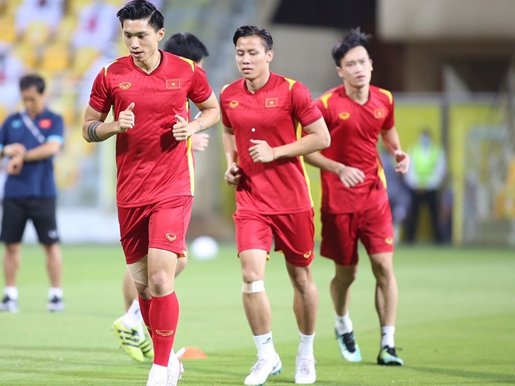 Văn Hậu (trái) có nguy cơ không được dự AFC Cup; còn Ngọc Hải, Hoàng Đức đang ở Thái Lan chờ Viettel để dự AFC Champions League 2021. ẢNH: NGỌC LINH