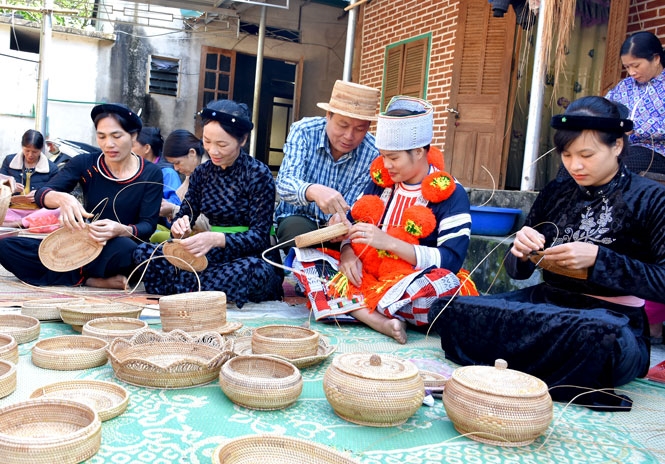Nghề mây tre đan đang giúp người dân Lâm Bình phát triển kinh tế ổn định