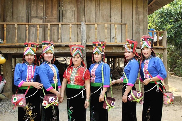 Đội văn nghệ đồng bào dân tộc La Ha ở bản Huổi Lọng, xã Nong Lay, huyện Thuận Châu, tỉnh Sơn La. Ảnh: Nguyễn Cường - TTXVN