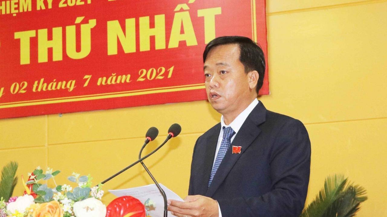 Ông Huỳnh Quốc Việt phát biểu sau khi trúng cử chức danh Chủ tịch UBND tỉnh