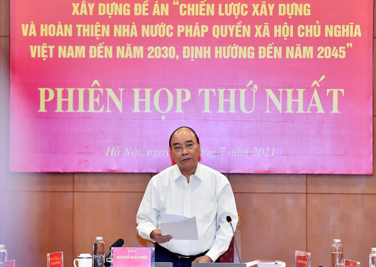 Chủ tịch nước Nguyễn Xuân Phúc phát biểu khai mạc phiên họp đầu tiên của Ban Chỉ đạo xây dựng Đề án “Chiến lược xây dựng và hoàn thiện Nhà nước pháp quyền XHCN Việt Nam đến năm 2030, định hướng đến năm 2045”. Ảnh: VGP/Nhật Bắc
