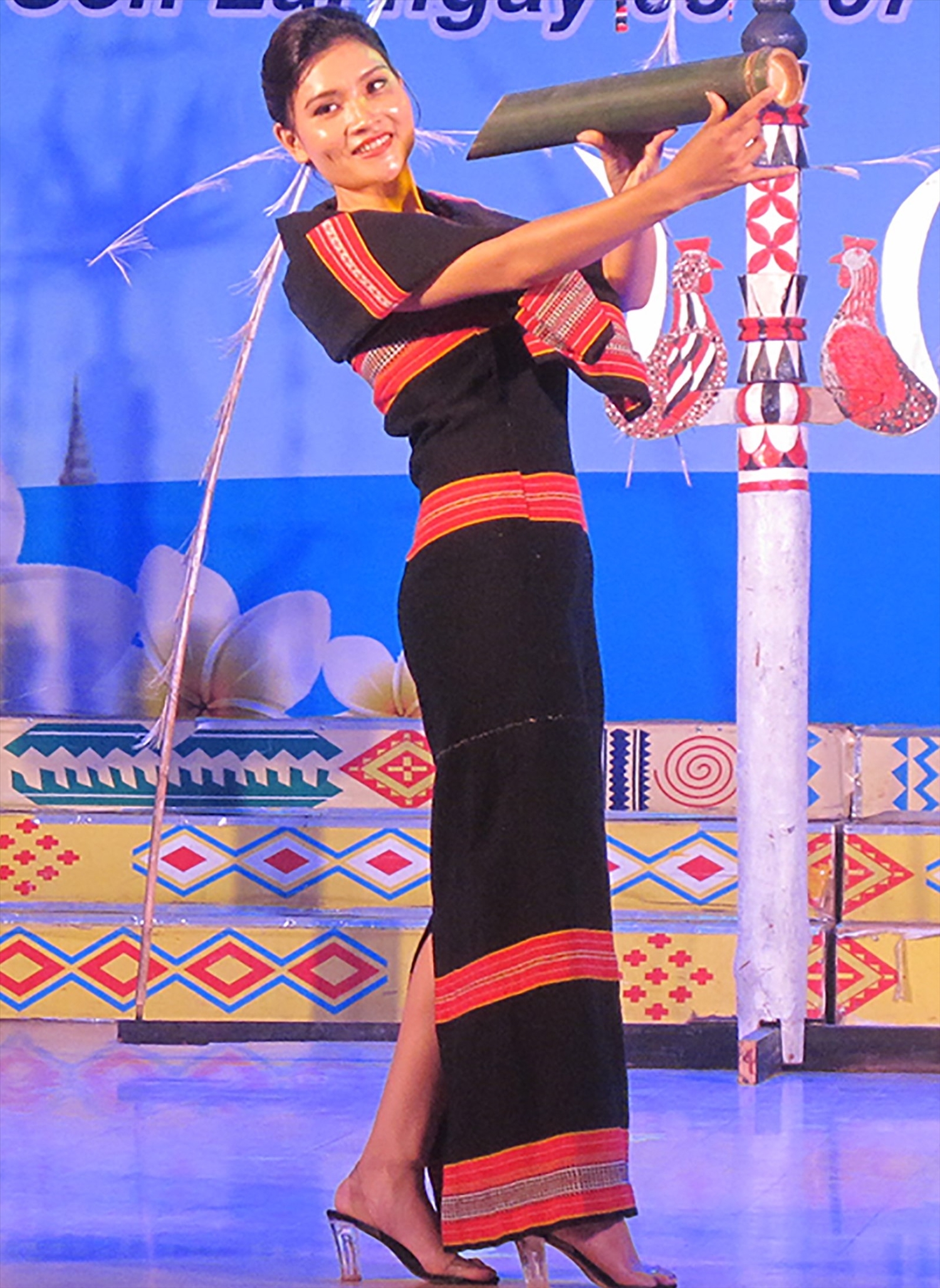 Trang phục truyền thống của dân tộc Giẻ Triêng lên sàn diễn