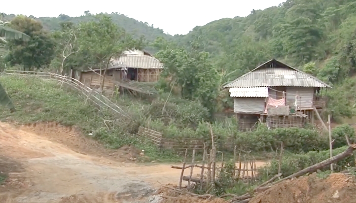Nhiều thôn bản ở vùng TD&MNPB còn trong diện đặc biệt khó khăn (Trong ảnh: Bản Pá Trả, xã Pá Khoang dù thuộc TP. Điện Biên Phủ, tỉnh Điện Biên, nhưng hiện vẫn chưa có điện lưới)