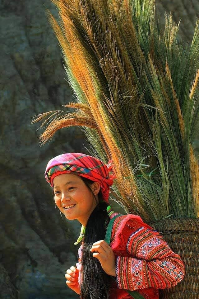 Thiếu nữ dân tộc Mông