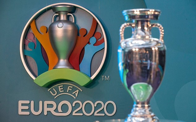 1 trong những điều khiến cho EURO 2020 trở nên đặc biệt là đã được tổ chức trên 11 sân đấu khác nhau. Điều này mang tới lợi thế không hề nhỏ cho các độ chủ nhà.