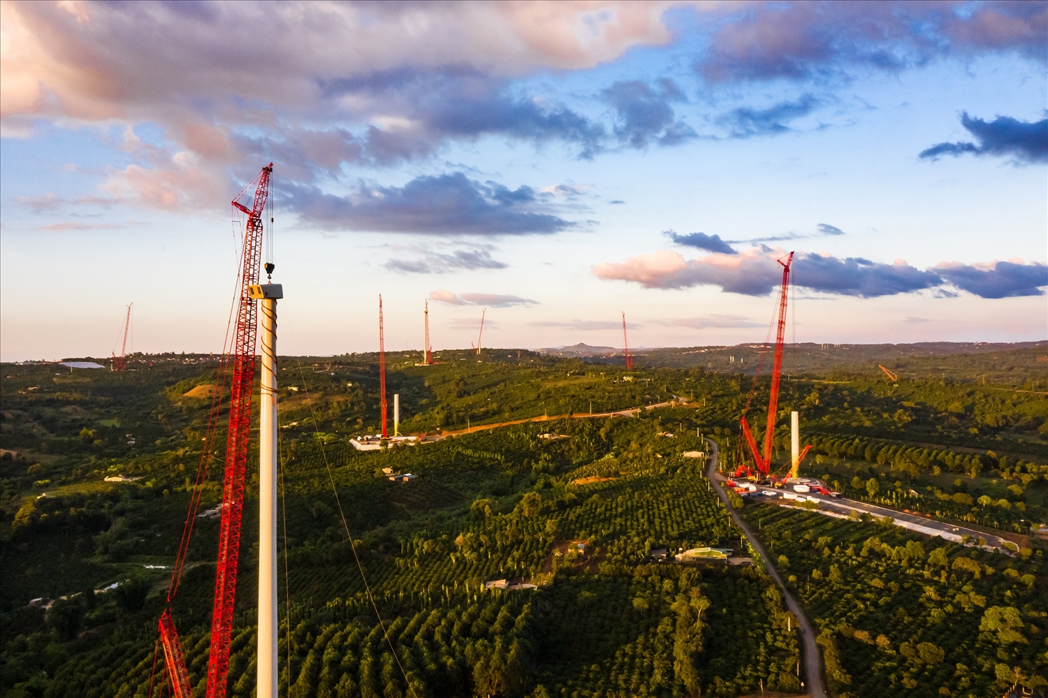 Cận cảnh Dự án Nhà máy Điện gió công suất 400MW của Trungnam Group tại Ea H’leo (Đắk Lắk) 5