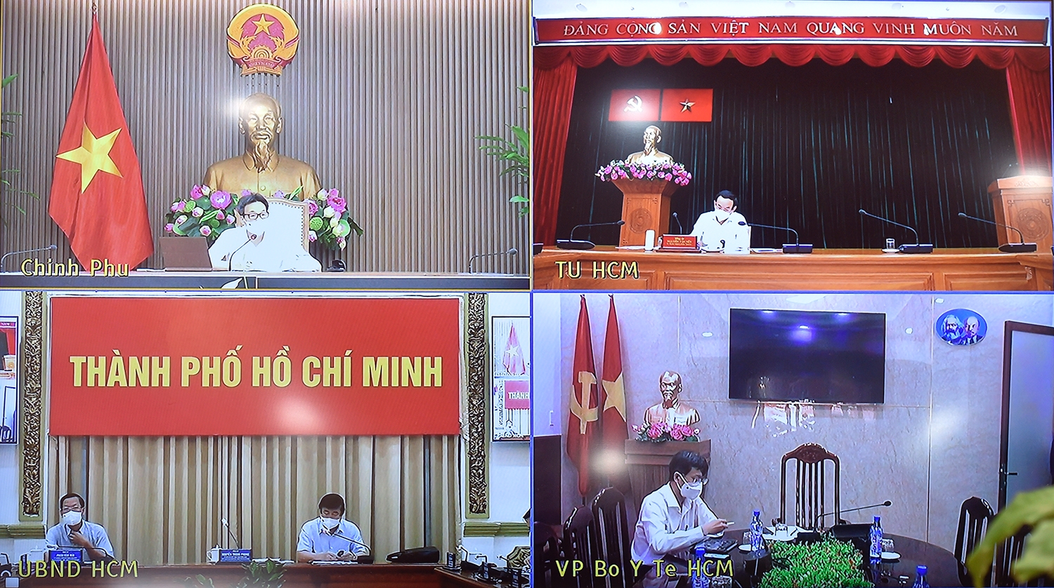 Chủ tịch UBND TPHCM Nguyễn Thành Phong cho biết, trong ngày đầu thực hiện giãn cách xã hội theo Chỉ thị 16, tình hình cung ứng hàng hoá trên địa bàn thành phố ổn định, bảo đảm đáp ứng nhu cầu của người dân. Ảnh: VGP/Đình Nam