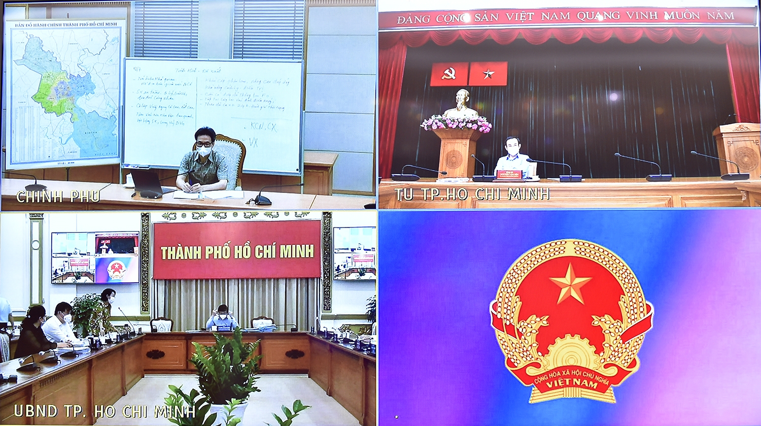 Phó Thủ tướng Vũ Đức Đam giao ban ngắn với "Sở Chỉ huy chống dịch TPHCM” - Ảnh: VGP/Đình Nam