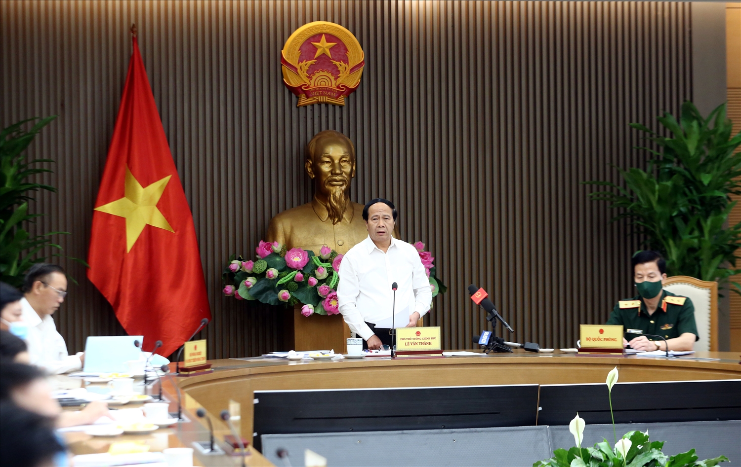 Phó Thủ tướng Lê Văn Thành cho rằng, số lượng tàu vi phạm có giảm nhưng vẫn còn nhiều - Ảnh VGP/Đức Tuân