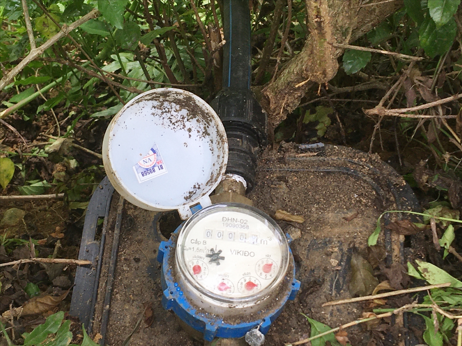Đồng hồ nước các hộ dân ở thôn Phú Hải 1 gần 2 năm nay vẫn ở con số không