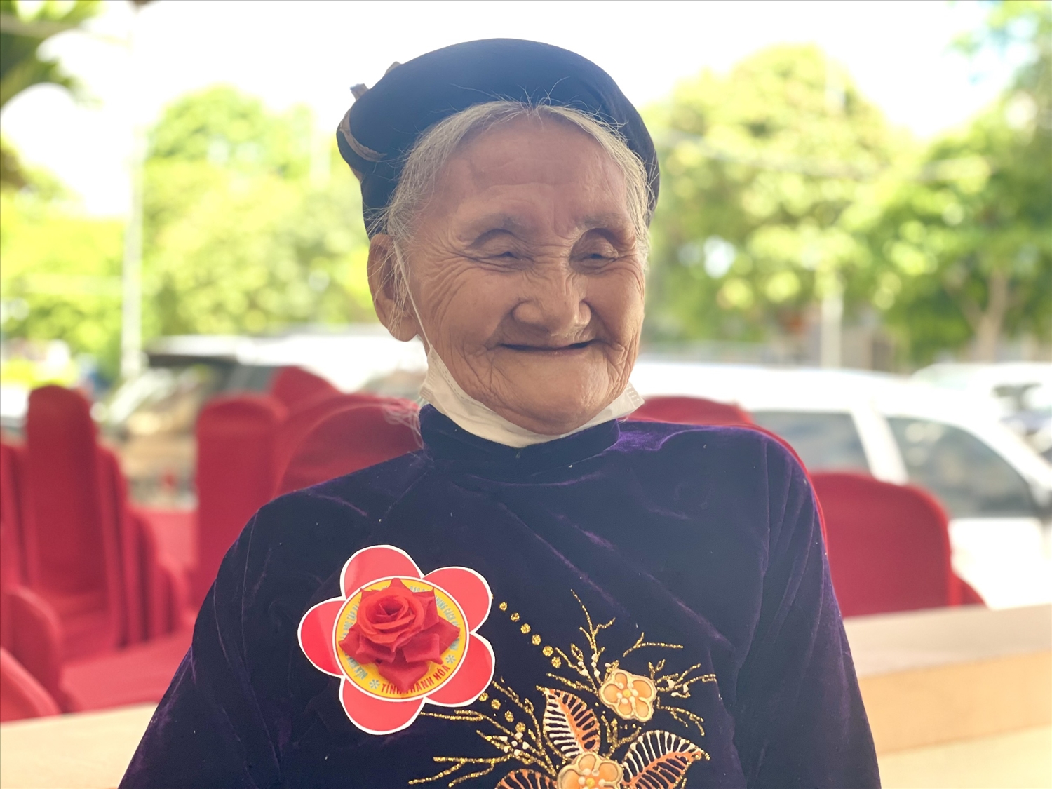 Cụ bà Đỗ Thị Mơ (85 tuổi) là tấm gương sáng ở vùng cao Thanh Hóa