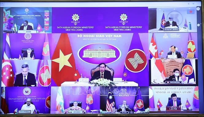 Bộ trưởng Bộ Ngoại giao Bùi Thanh Sơn phát biểu trực tuyến tại điểm cầu Hà Nội. Ảnh: Phạm Kiên/TTXVN
