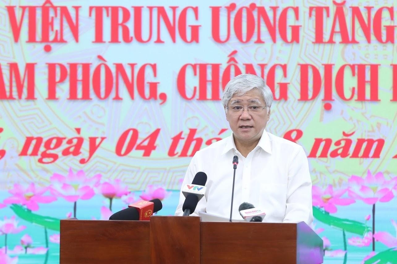 Bí thư Trung ương Đảng, Chủ tịch Ủy ban Trung ương MTTQ Việt Nam Đỗ Văn Chiến phát biểu tại buổi Gặp mặt