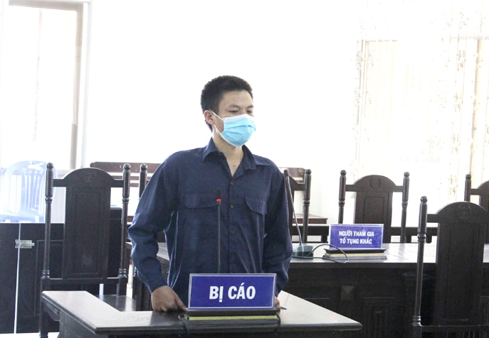 Bị cáo Nguyễn Tấn Thạch nghe tòa tuyên án