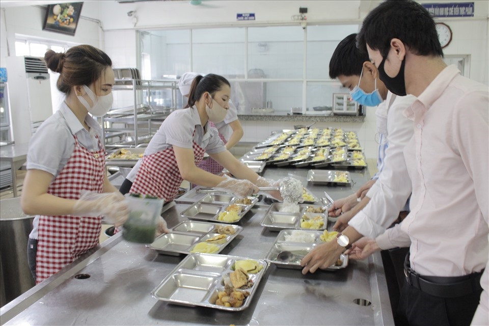 Tỉnh Quảng Ninh hỗ trợ các đơn vị sản xuất đưa nông sản vào các bếp ăn tập thể