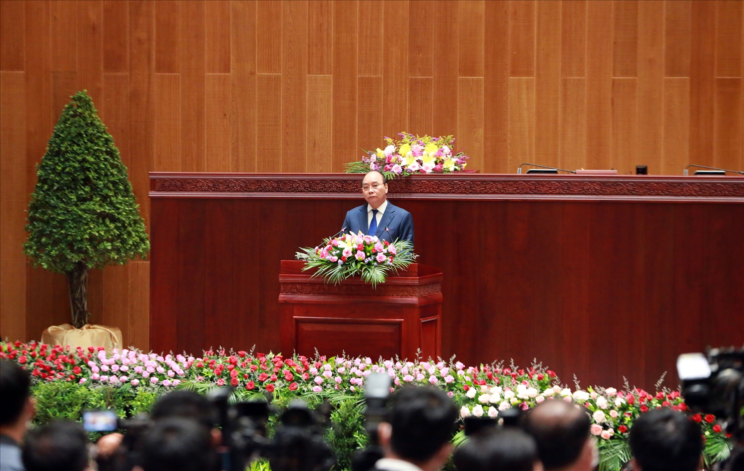 Chủ tịch nước Nguyễn Xuân Phúc tin tưởng, Nhà Quốc hội Lào sẽ là nơi khởi nguồn, xác lập các quyết định quan trọng cho phát triển đất nước Lào độc lập tự chủ, tiến lên thịnh vượng - Ảnh VGP/Đức Tuân