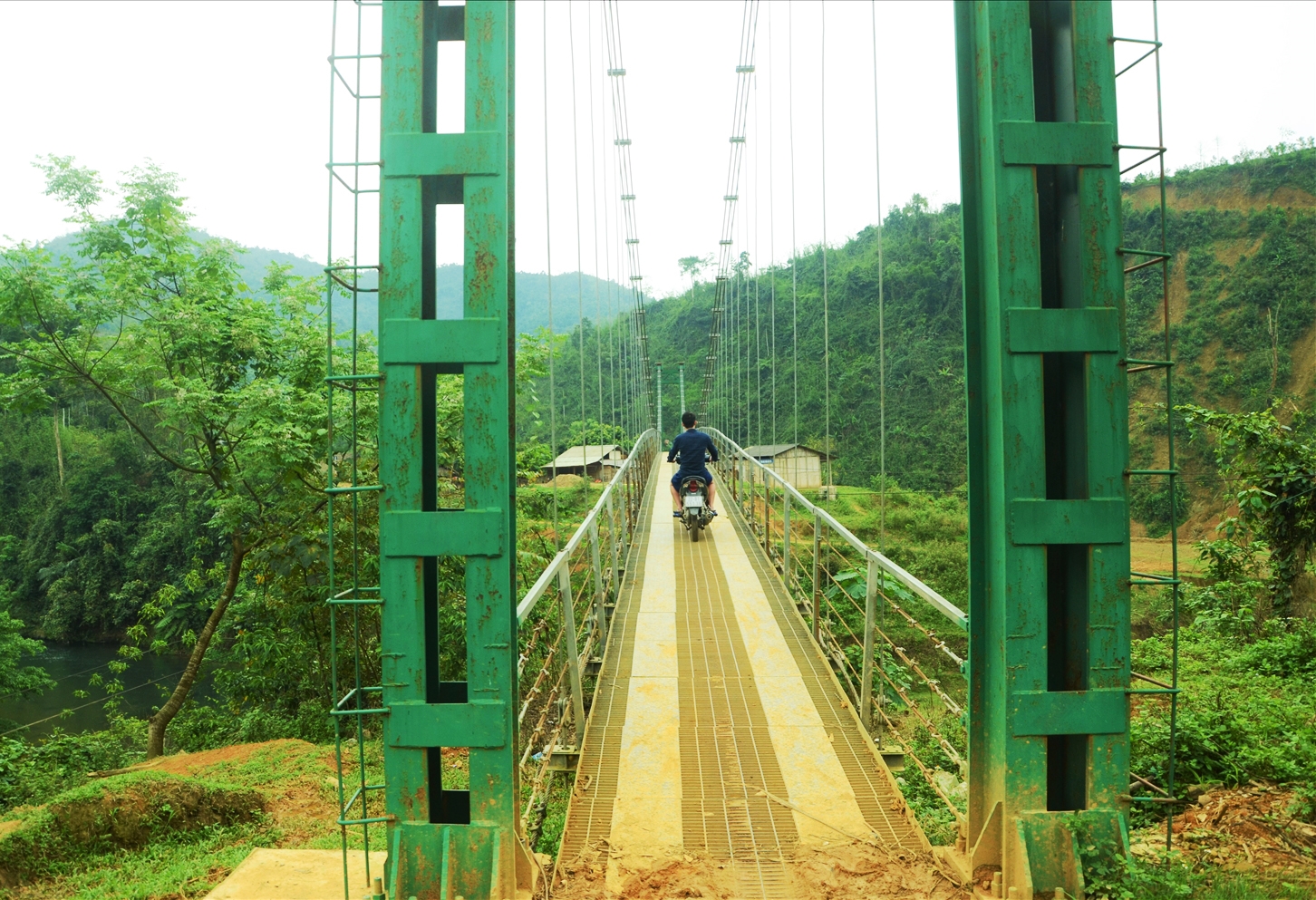 Cầu treo Vằng On (thuộc xã Trung Minh, huyện Yên Sơn, Tuyên Quang)