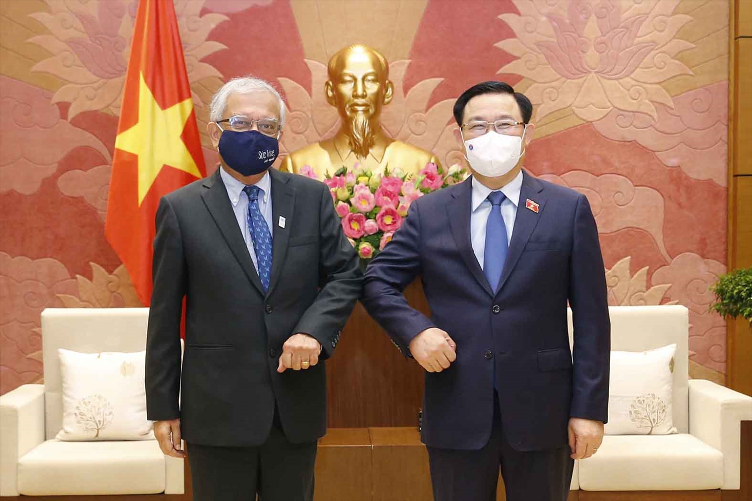 Chủ tịch Quốc hội Vương Đình Huệ và Điều phối viên thường trú của LHQ tại Việt Nam Kamal Malhotra. Ảnh: VGP