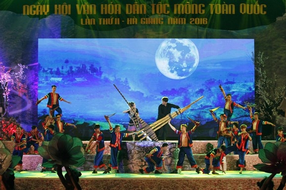Màn nghệ thuật khai mạc Ngày hội Văn hóa dân tộc Mông lần thứ hai. Ảnh minh họa