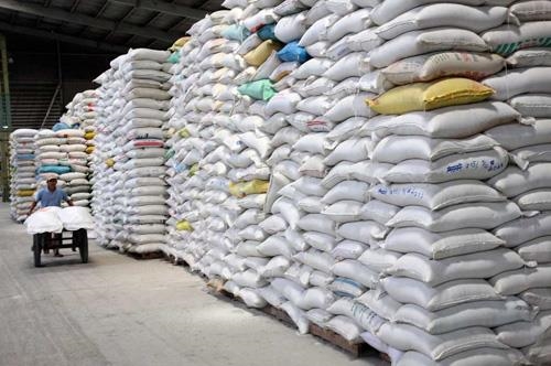 Hà Nội gửi tặng TP. Hồ Chí Minh 5.000 tấn gạo. (Ảnh minh họa)