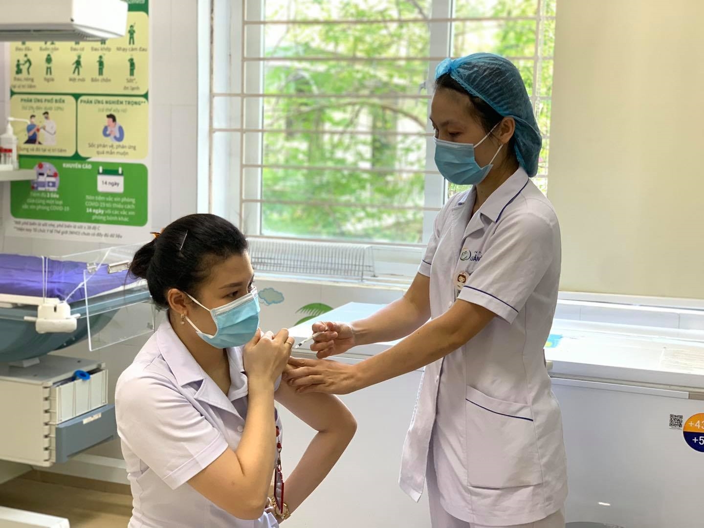 Toàn bộ nhân viên y tế trên địa bàn tỉnh Quảng Ninh đã hoàn thành tiêm mũi 2 vắc xin ngừa Covid-19