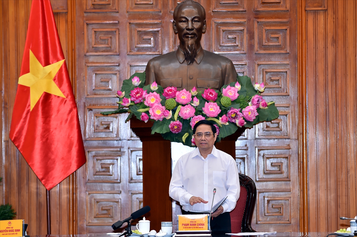 Thủ tướng Phạm Minh Chính: Đã thực hiện giãn cách là phải thực hiện nghiêm, phải thực hiện tốt việc đảm bảo an sinh xã hội, trước hết là không để người dân thiếu ăn, thiếu mặc. Ảnh VGP/Nhật Bắc