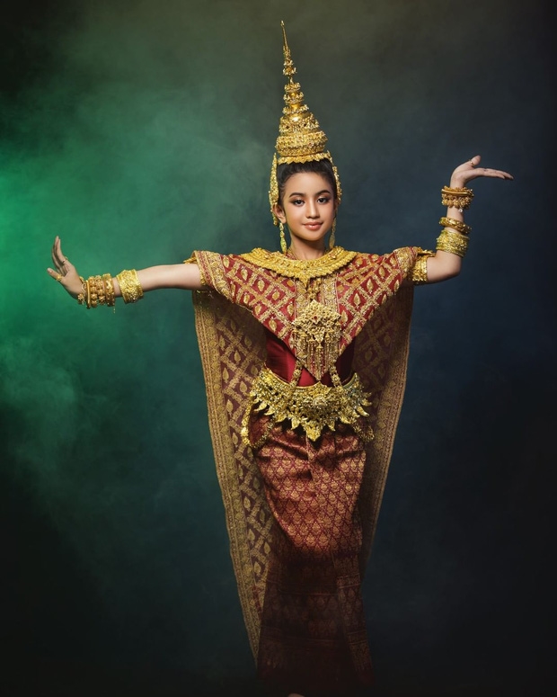 Những hình ảnh đẹp đến xuất thần của Jenna trong trang phục truyền thống Campuchia