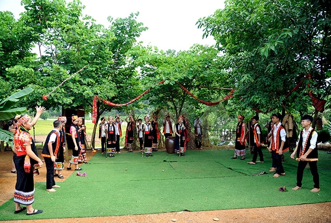  Giới thiệu trò chơi dân gian tại làng dân tộc Thái