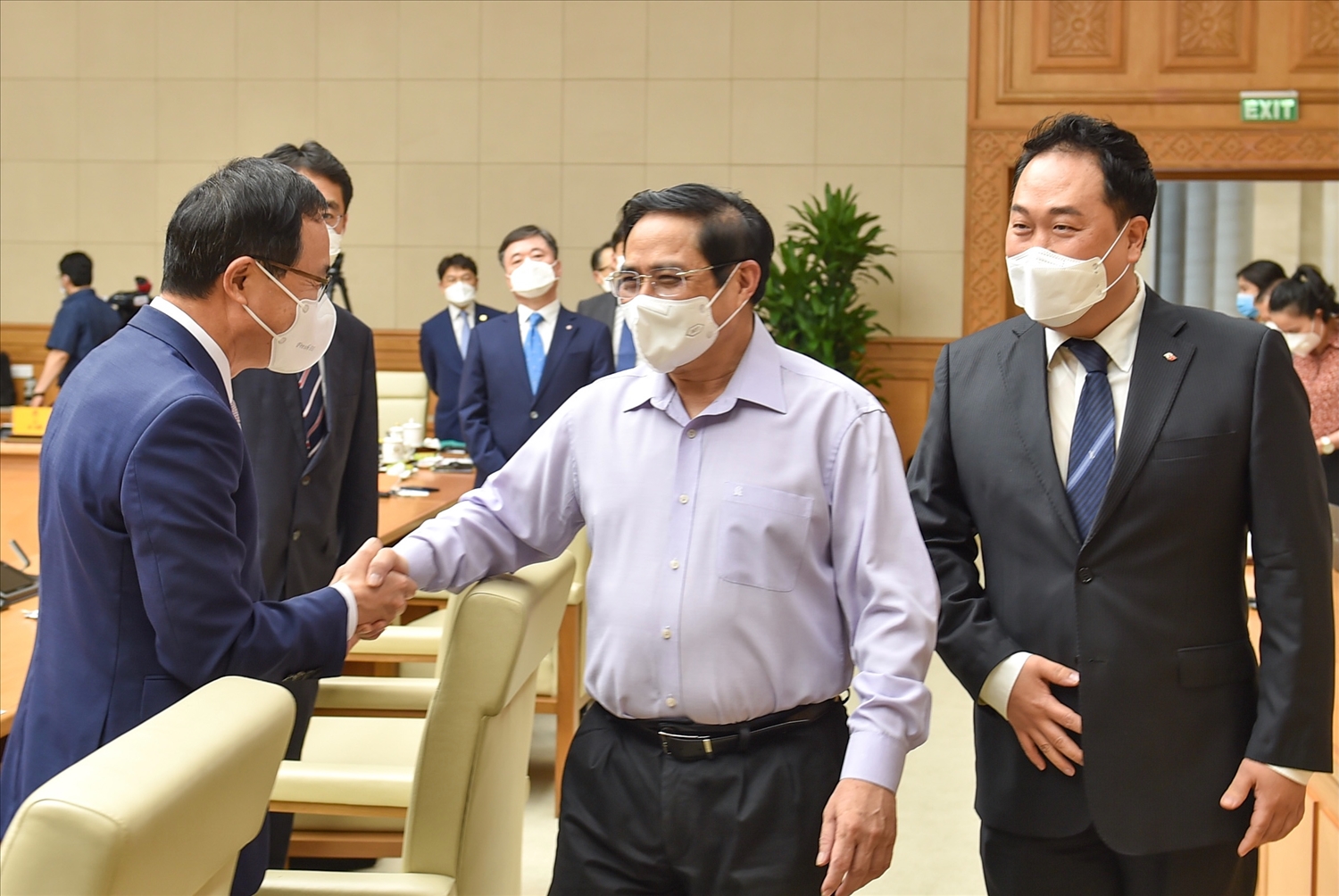 Thủ tướng Phạm Minh Chính và các đại biểu dự cuộc làm việc - Ảnh: VGP/Nhật Bắc