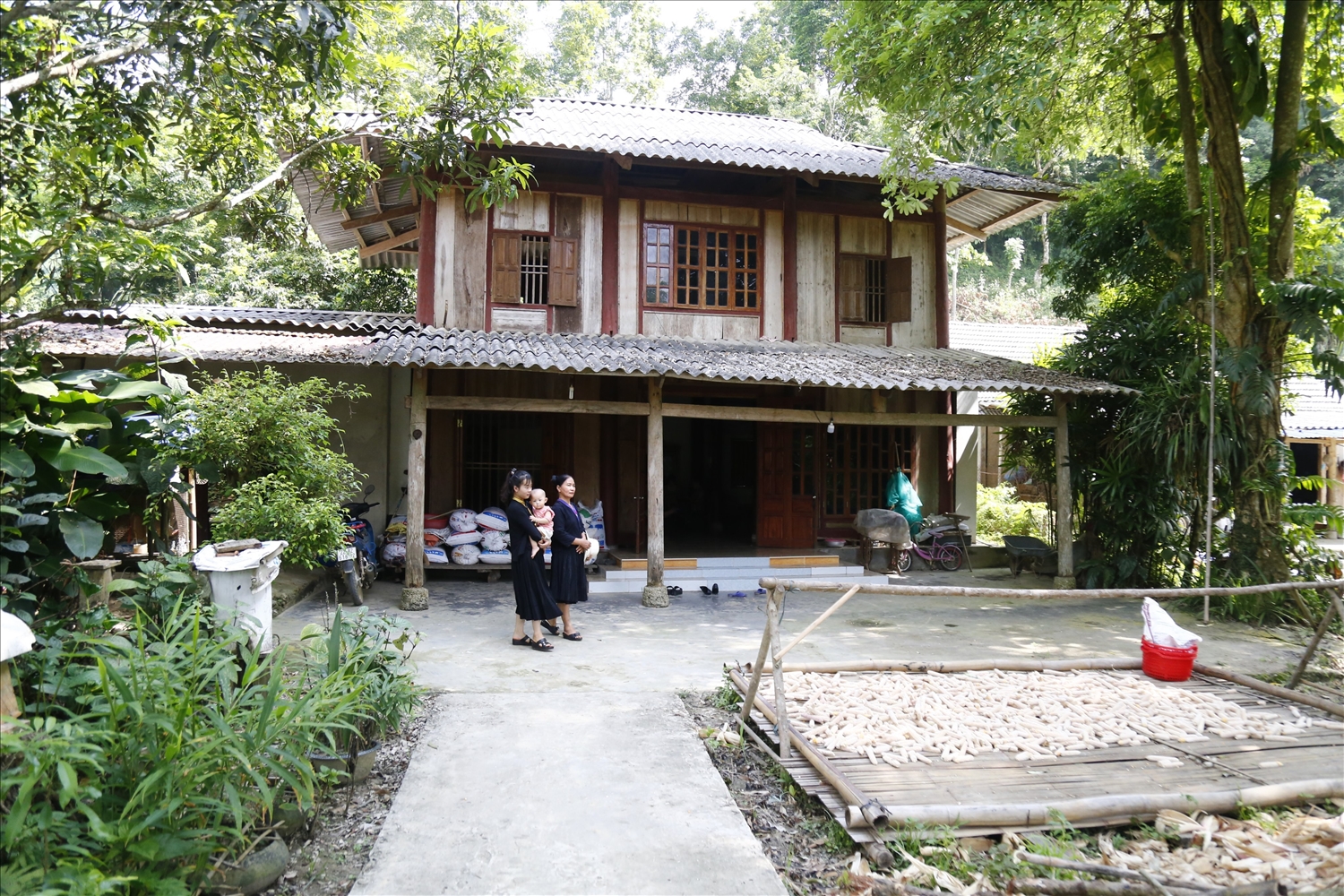 Nếp nhà truyền thống của người Tống ở Tuyên Quang