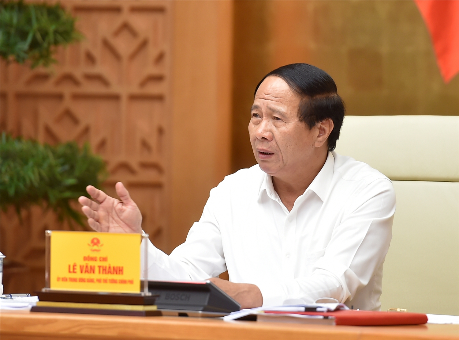 Phó Thủ tướng Lê Văn Thành: Dù tăng trưởng cao thế nào nhưng cũng không được giảm diện tích rừng - Ảnh VGP/Đức Tuân